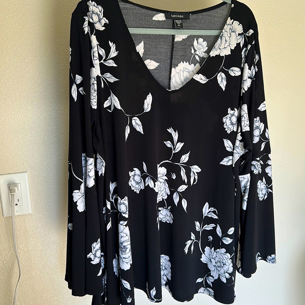 Karen Kane Black and White Floral V Neck Tunic - 2X